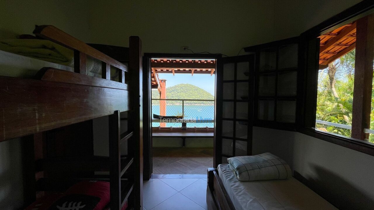 Casa para alquiler de vacaciones em São Sebastião (Barra do Sahy)