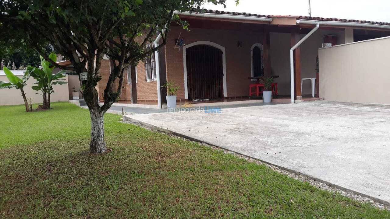 Casa para alquiler de vacaciones em Ubatuba (Jardim Carolina)