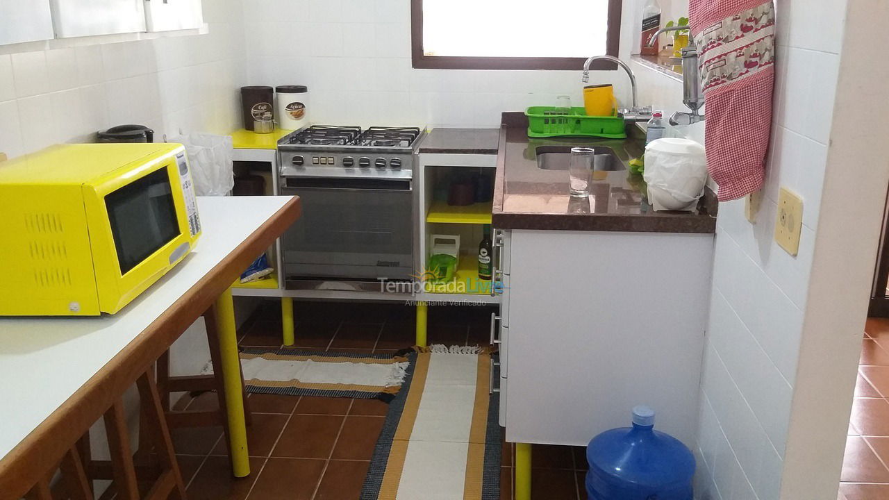 Apartamento para aluguel de temporada em Guarujá (Pitangueiras)