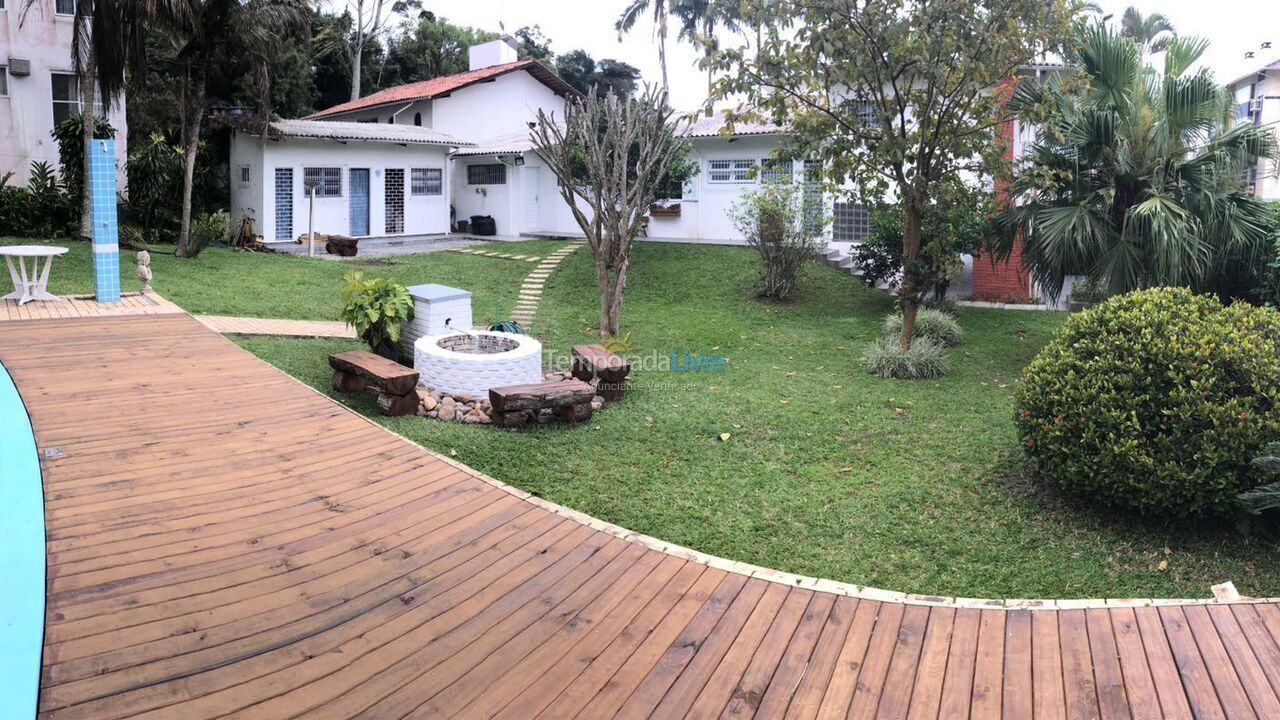 Casa para aluguel de temporada em Florianopolis (Canasvieiras)