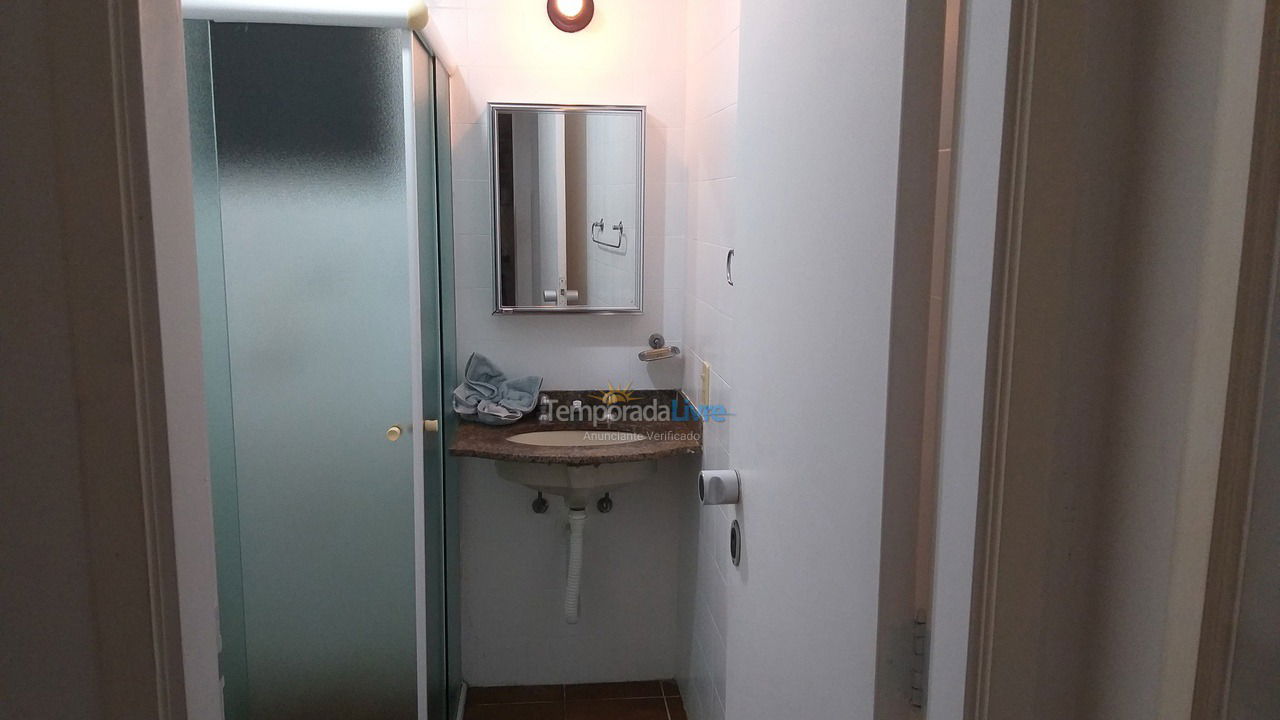 Apartamento para aluguel de temporada em Guarujá (Pitangueiras)