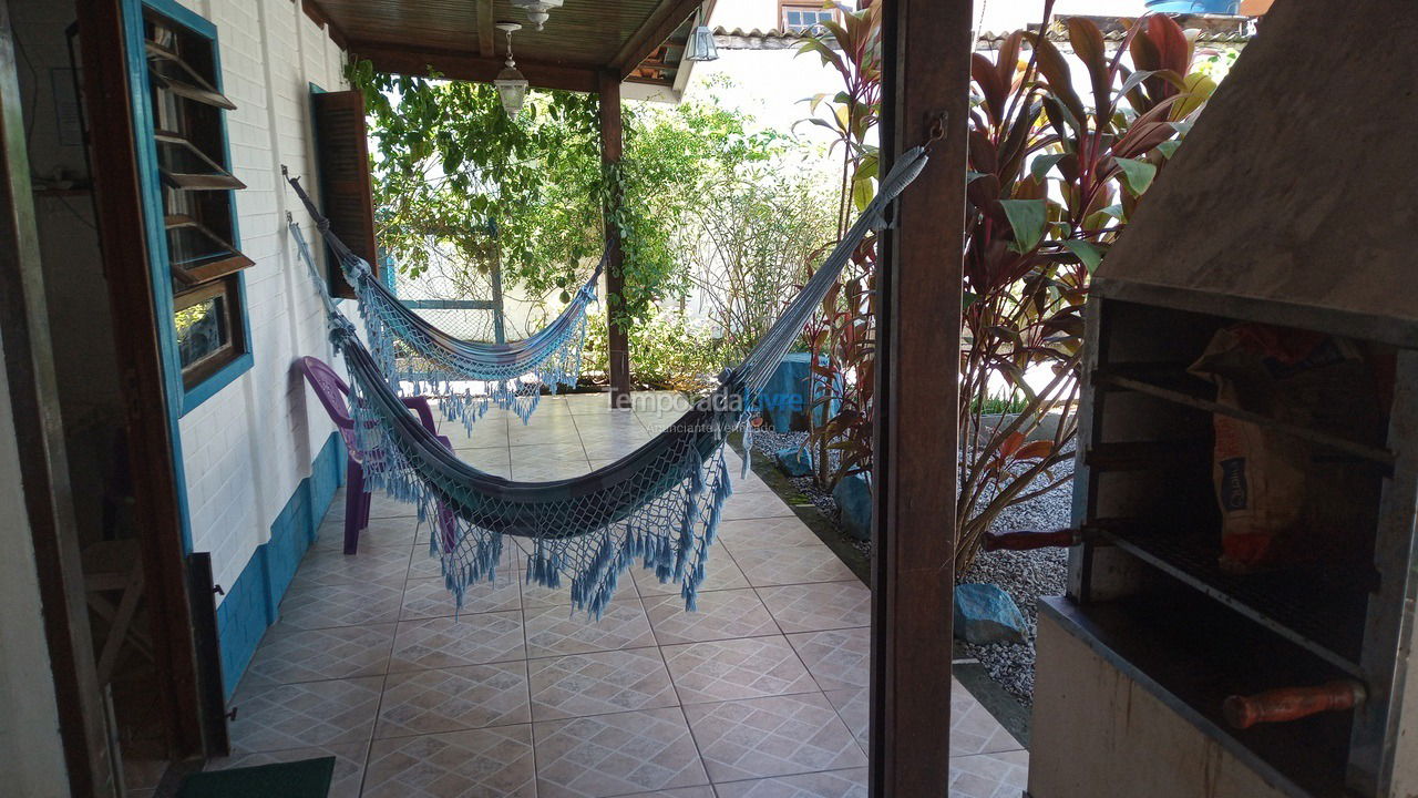 Casa para aluguel de temporada em São Sebastião (Boiçucanga)