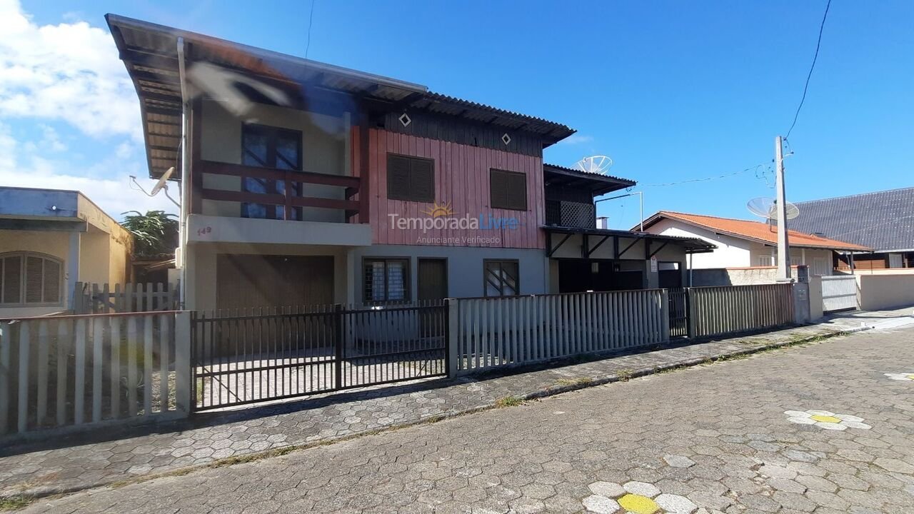 Casa para alquiler de vacaciones em Penha (Quilombo)