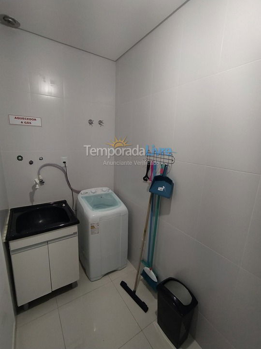 Apartamento para aluguel de temporada em Governador Celso Ramos (Praia de Palmas)