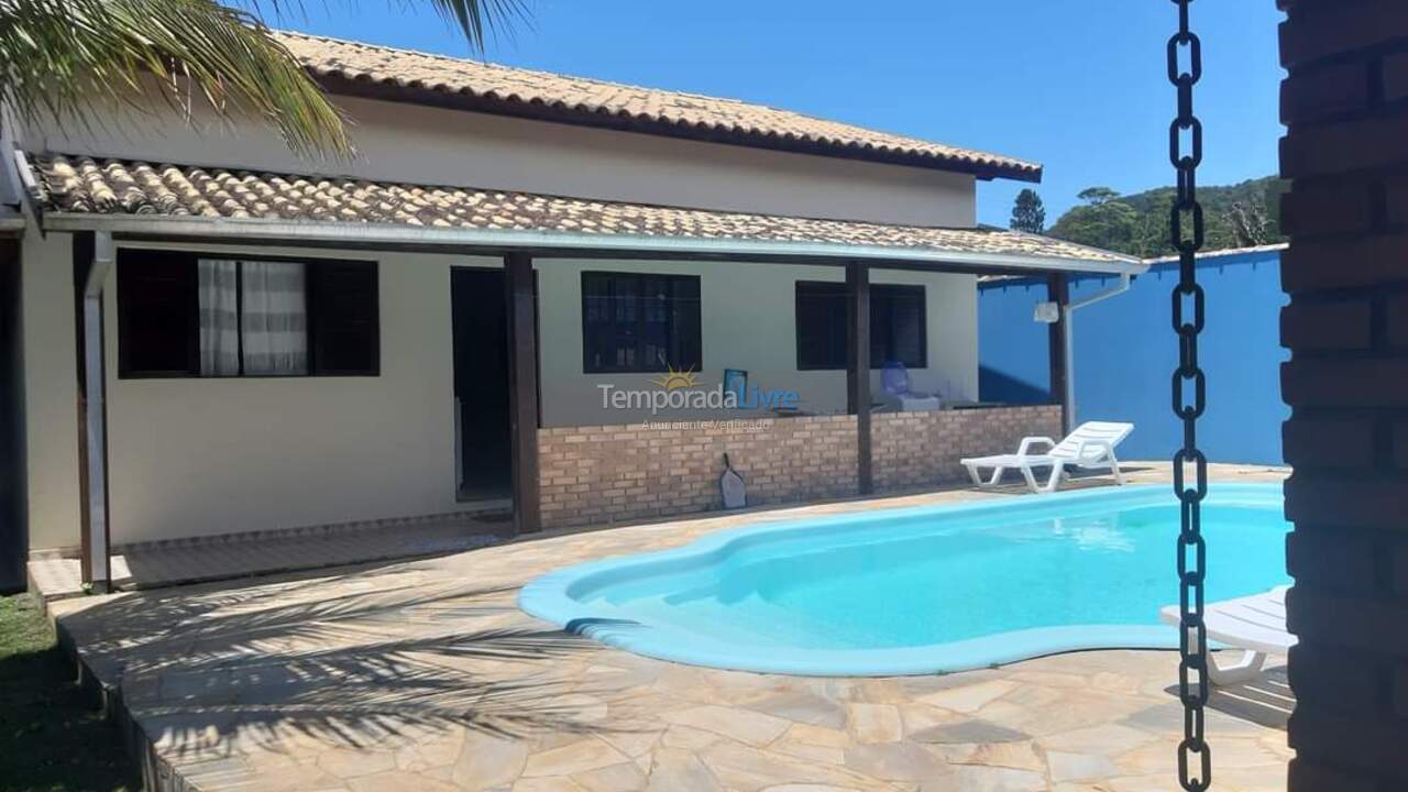 Casa para aluguel de temporada em Caraguatatuba (Praia Capricórnio)