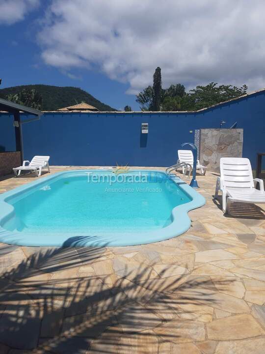 Casa para aluguel de temporada em Caraguatatuba (Praia Capricórnio)