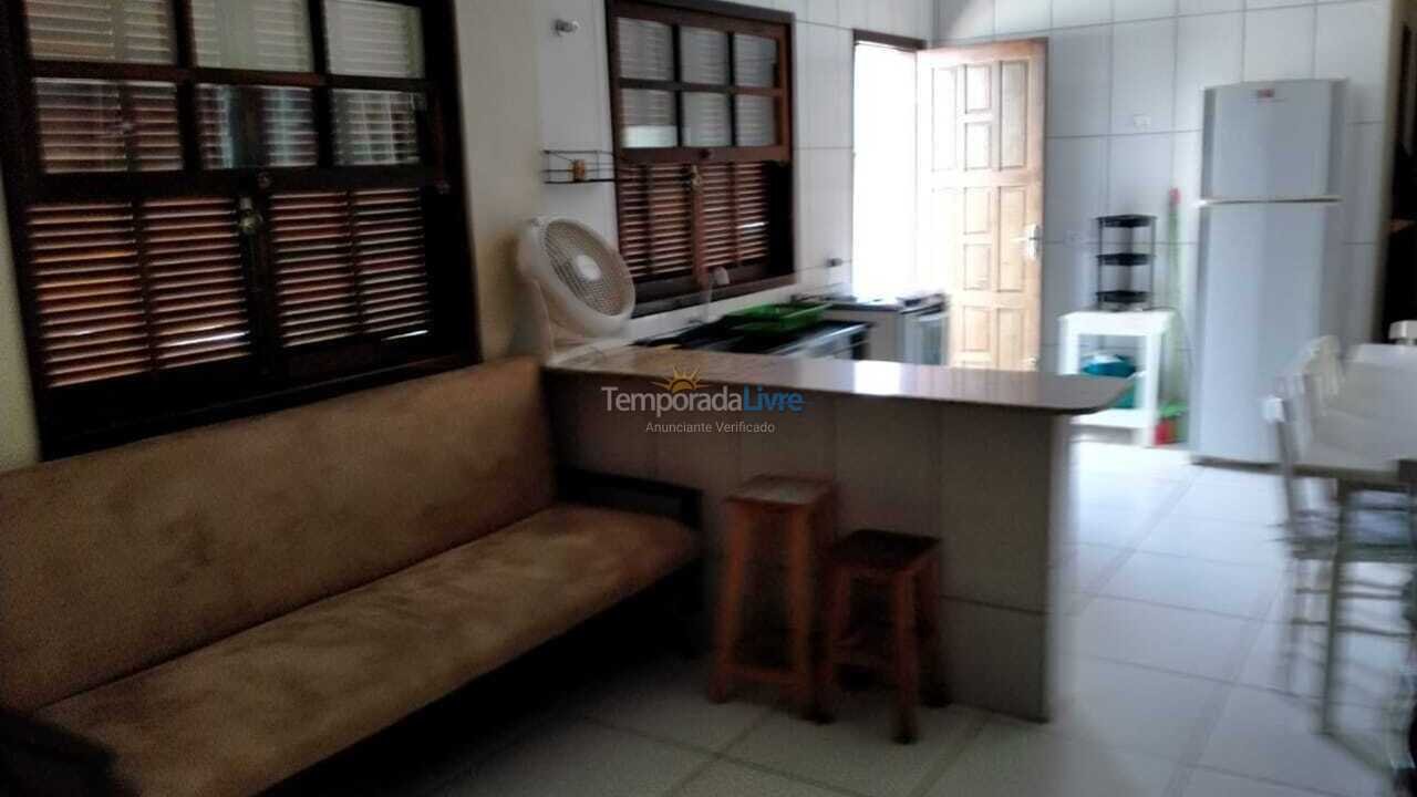 Casa para aluguel de temporada em Guaratuba (Balneário Eliane)