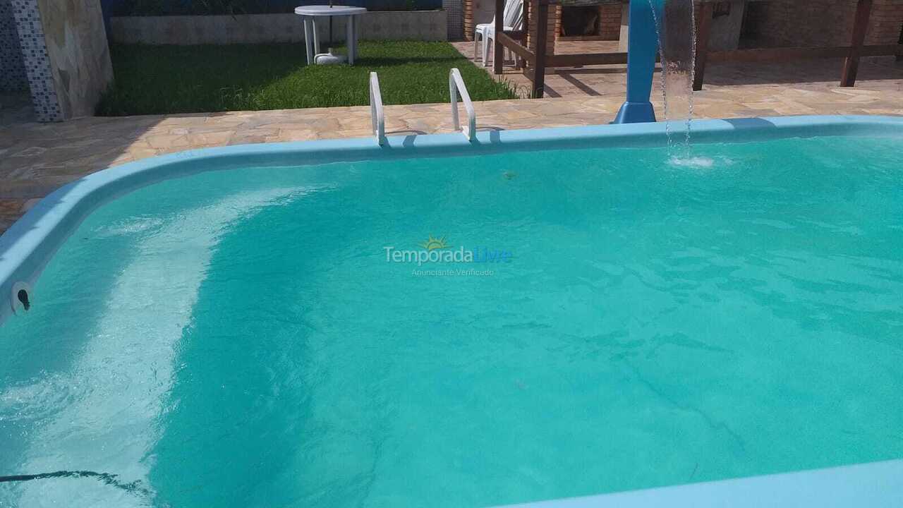 Casa para aluguel de temporada em Caraguatatuba (Praia Capricórnio)