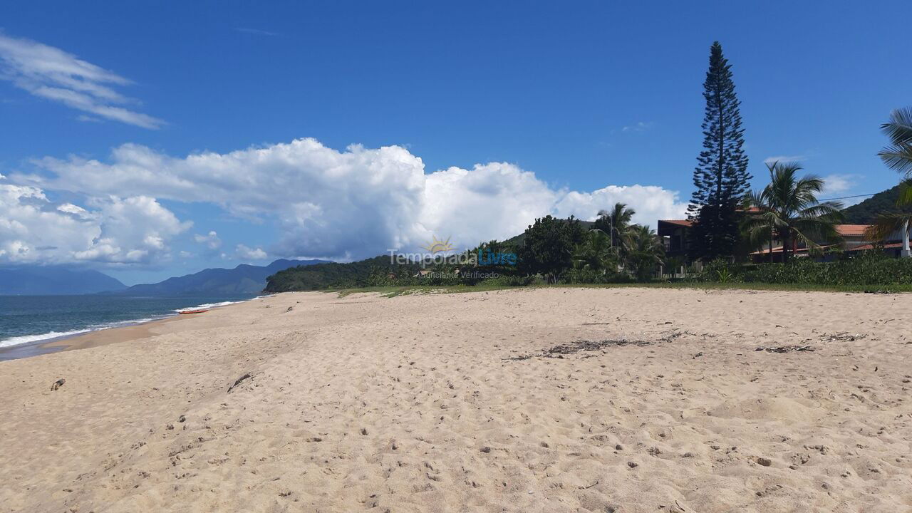 Casa para aluguel de temporada em Caraguatatuba (Praia Capricórnio)