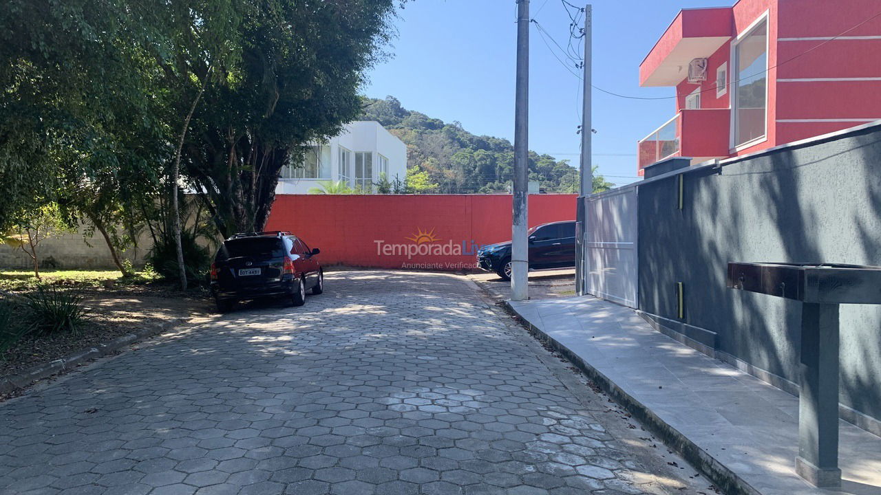 Casa para aluguel de temporada em Caraguatatuba (Massaguaçu)