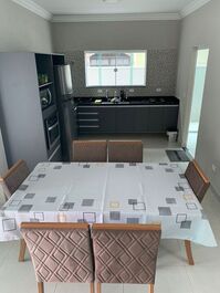 Casa dos Sonhos per season 50 meters from the beach of Peruíbe - SP