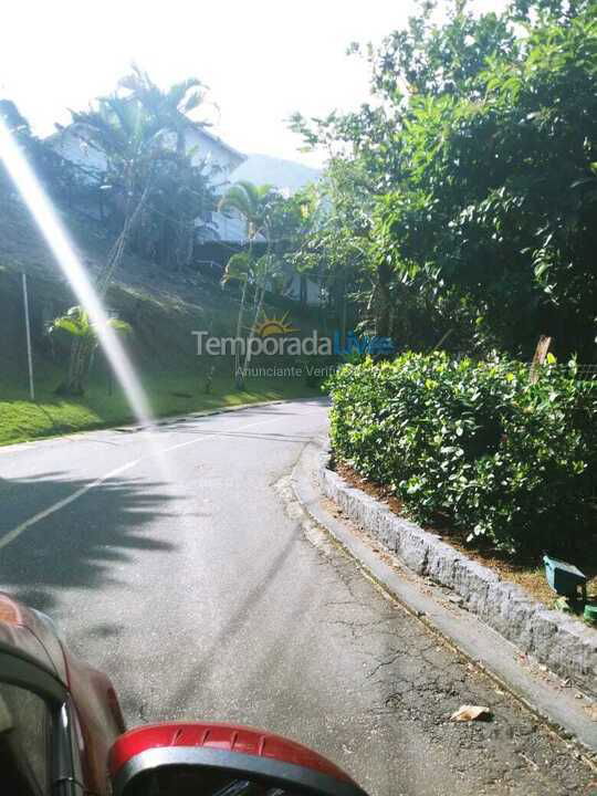 Casa para aluguel de temporada em Ubatuba (Santa Rita)