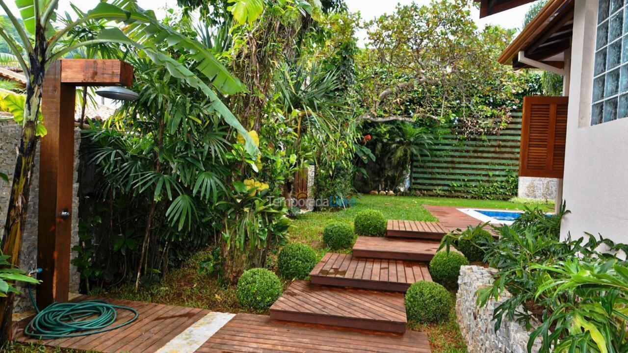 Casa para aluguel de temporada em São Sebastião (Praia da Baleia)