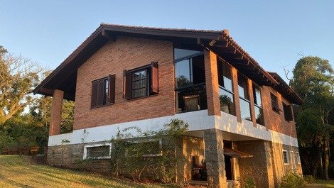 Encantadora casa en el campo a 40 km de Porto Alegre