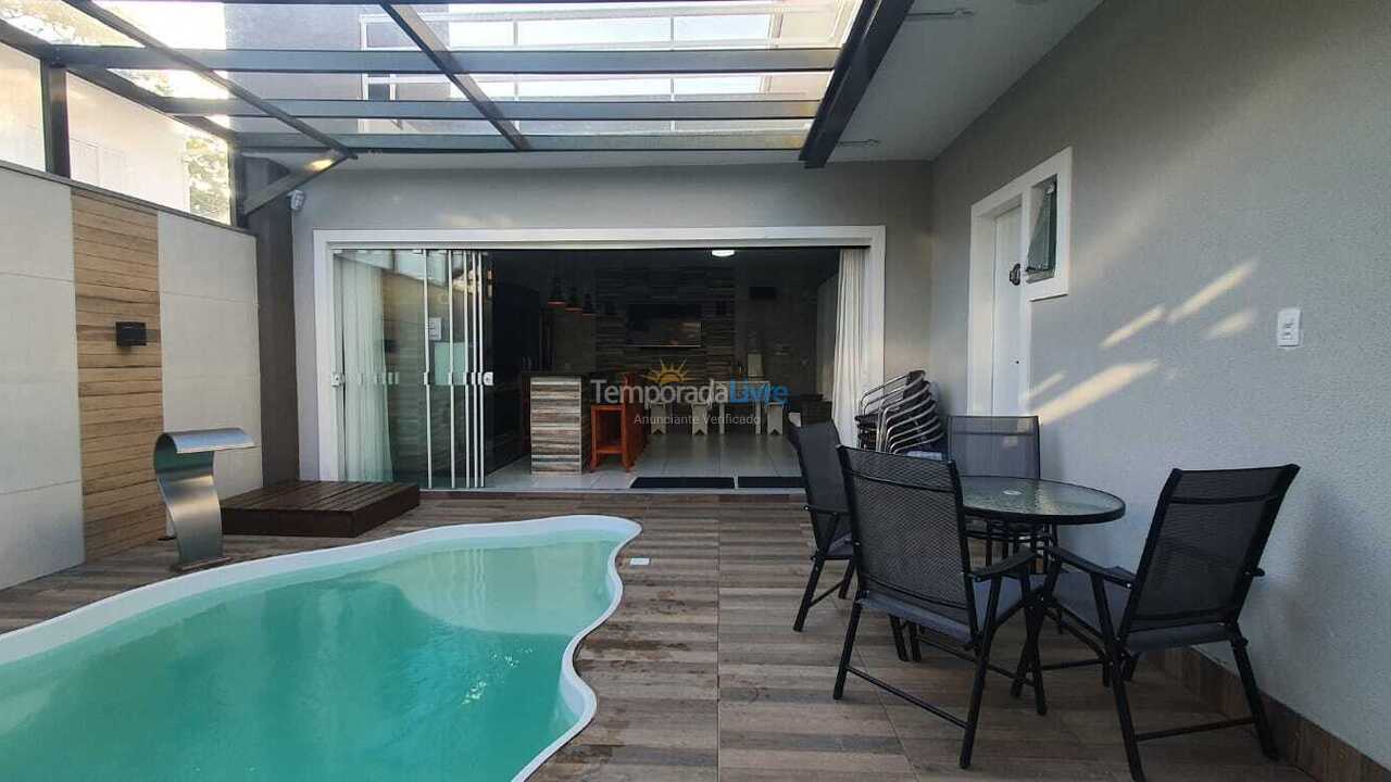 Casa para alquiler de vacaciones em São Francisco do Sul (Prainha)