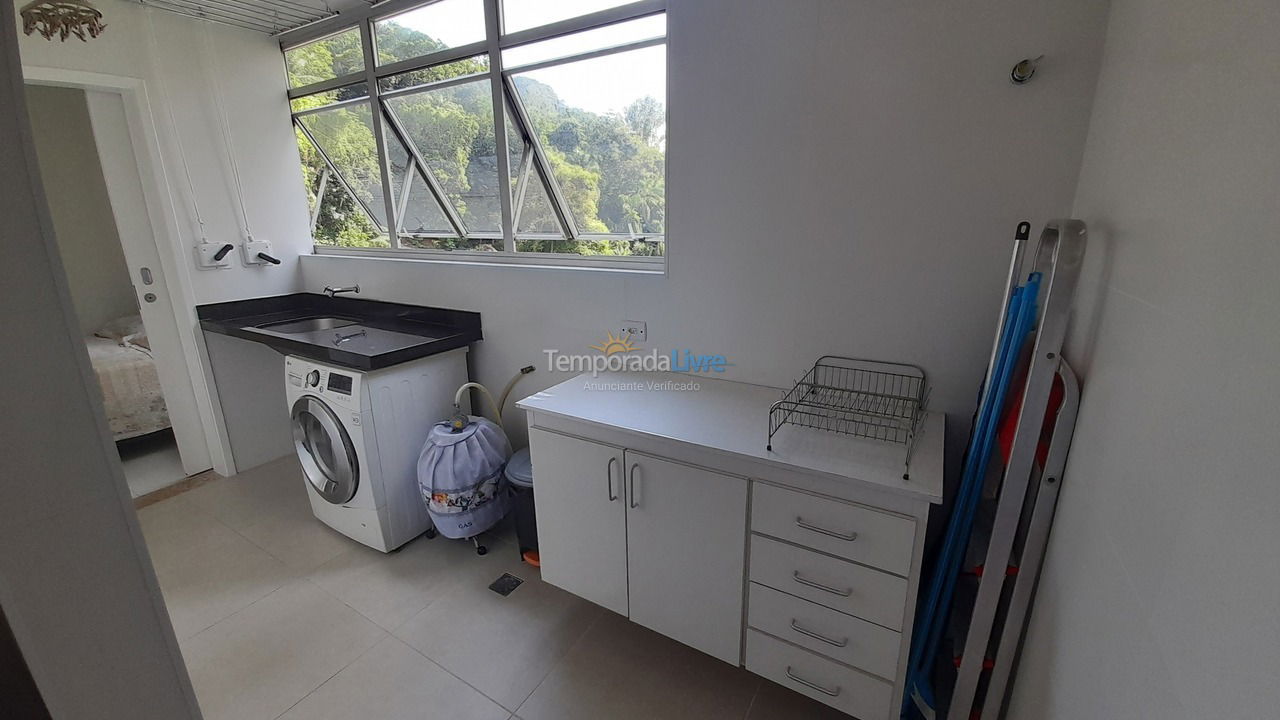 Apartamento para aluguel de temporada em Guarujá (Pitangueiras)