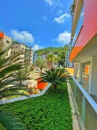 Super cozy apartment in Ubatuba just 80mts from the beach!