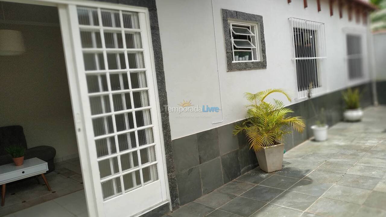 Casa para aluguel de temporada em São Lourenço (Estação)