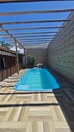 Excelente casa con capacidad para 20 personas, con piscina, ideal para fiestas.