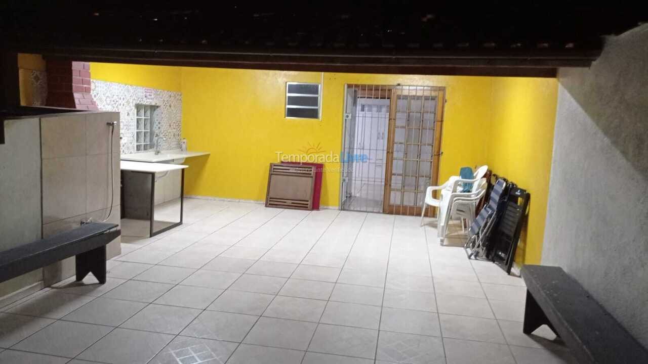 Casa para alquiler de vacaciones em Mongaguá (Balneário Plataforma)