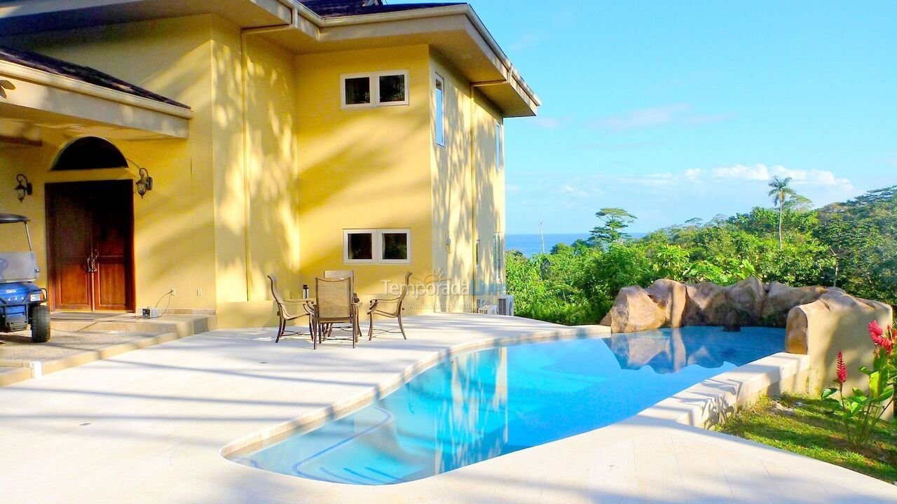 Casa para alquiler de vacaciones em Bocas Del Toro (Red Frog Beach Island Resort)
