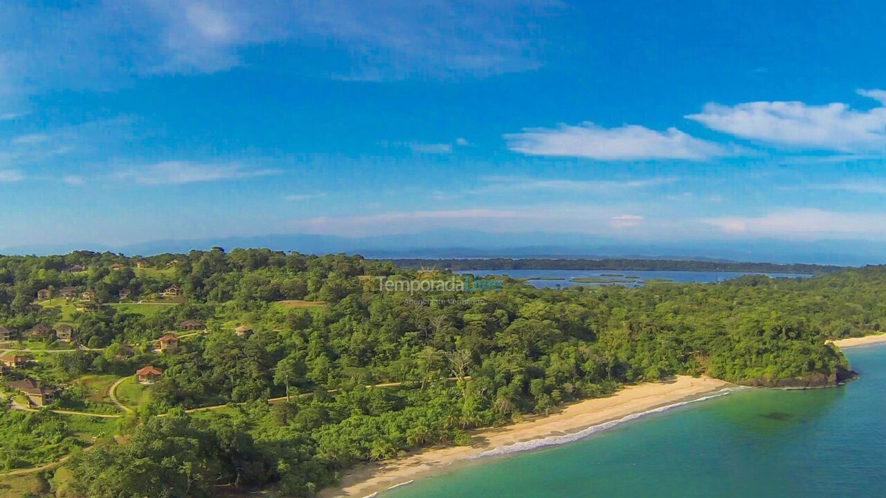 Casa para aluguel de temporada em Bocas Del Toro (Red Frog Beach Island Resort)