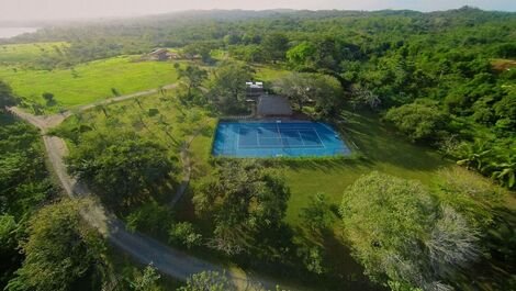 Pan001 - Lujosa mansión con piscina y cancha de tenis