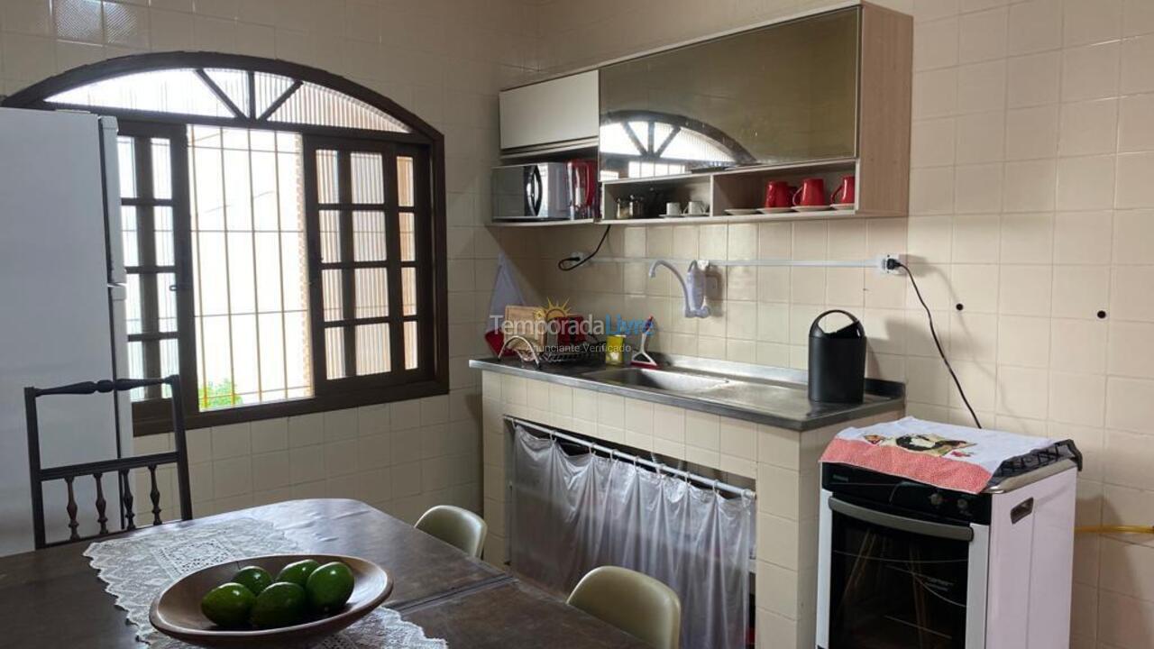 Casa para alquiler de vacaciones em Ubatuba (Centro)