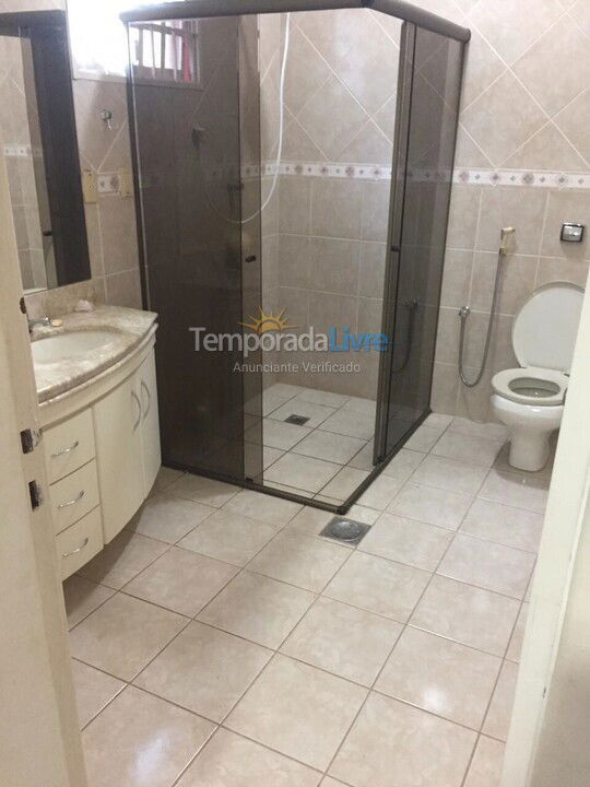 Casa para aluguel de temporada em Brumadinho (Casa Branca Condominio Recanto do Lazer)