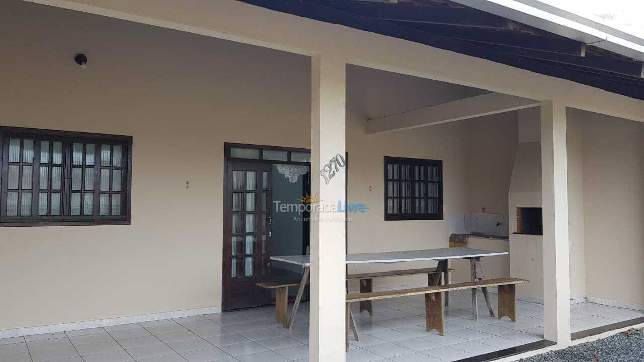 Casa para aluguel de temporada em São Francisco do Sul (Enseada)