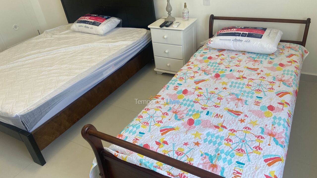 Apartamento para aluguel de temporada em Guarujá (Pitangueiras)