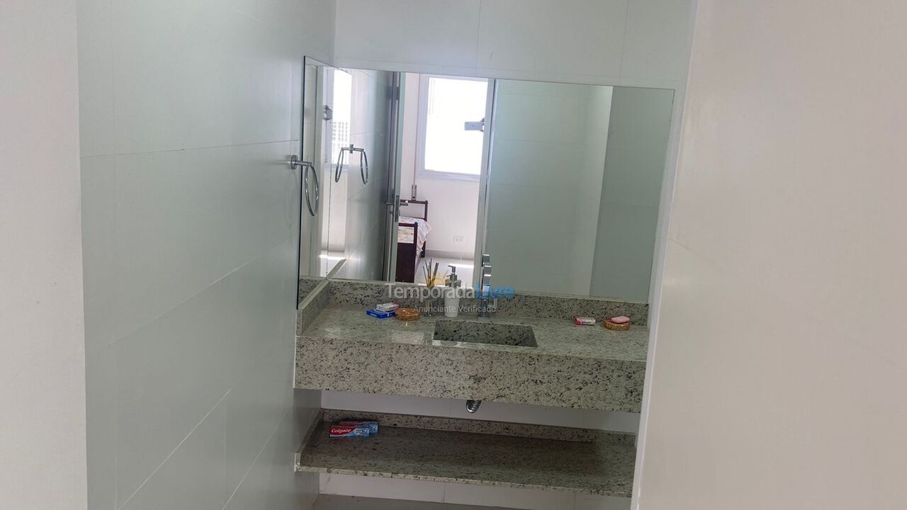 Apartamento para aluguel de temporada em Guarujá (Pitangueiras)