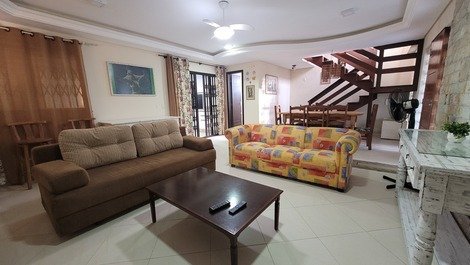 Casa 4 habitaciones, 3 suites a 80 metros de la playa de Bombas