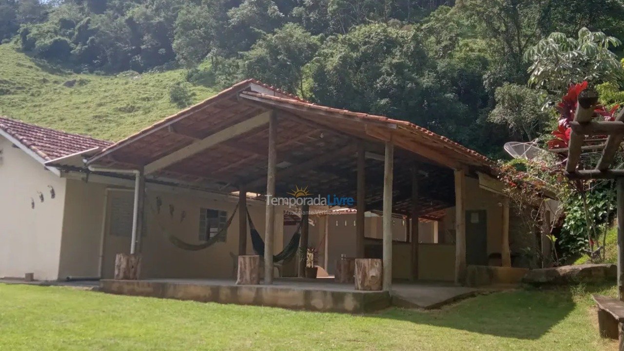 Chácara / sítio para aluguel de temporada em Guaratinguetá (Pedrinhas Gomeral)