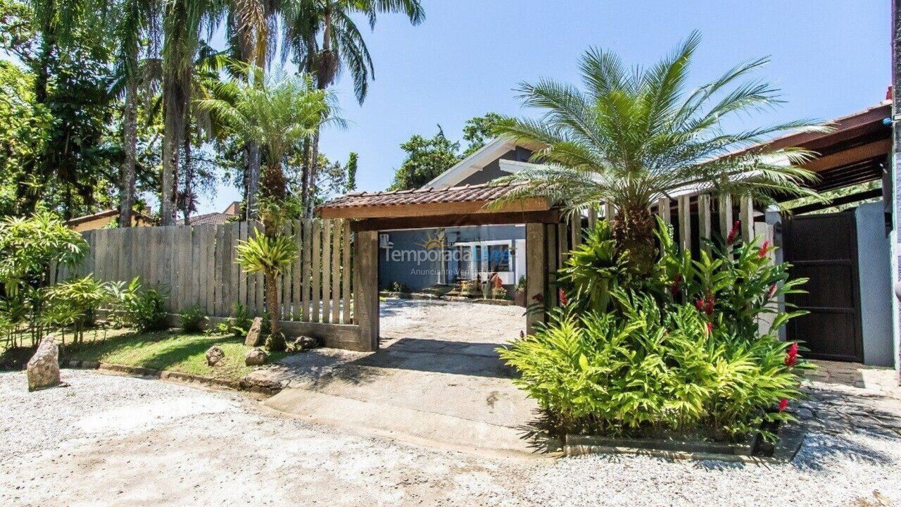 Casa para aluguel de temporada em Ubatuba (Praia Dura)