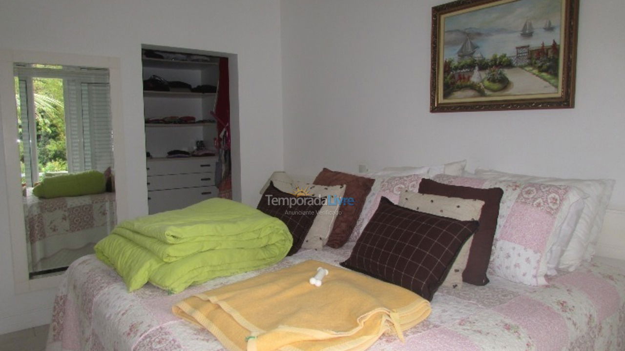 House for vacation rental in São Sebastião (Praia da Baleia)