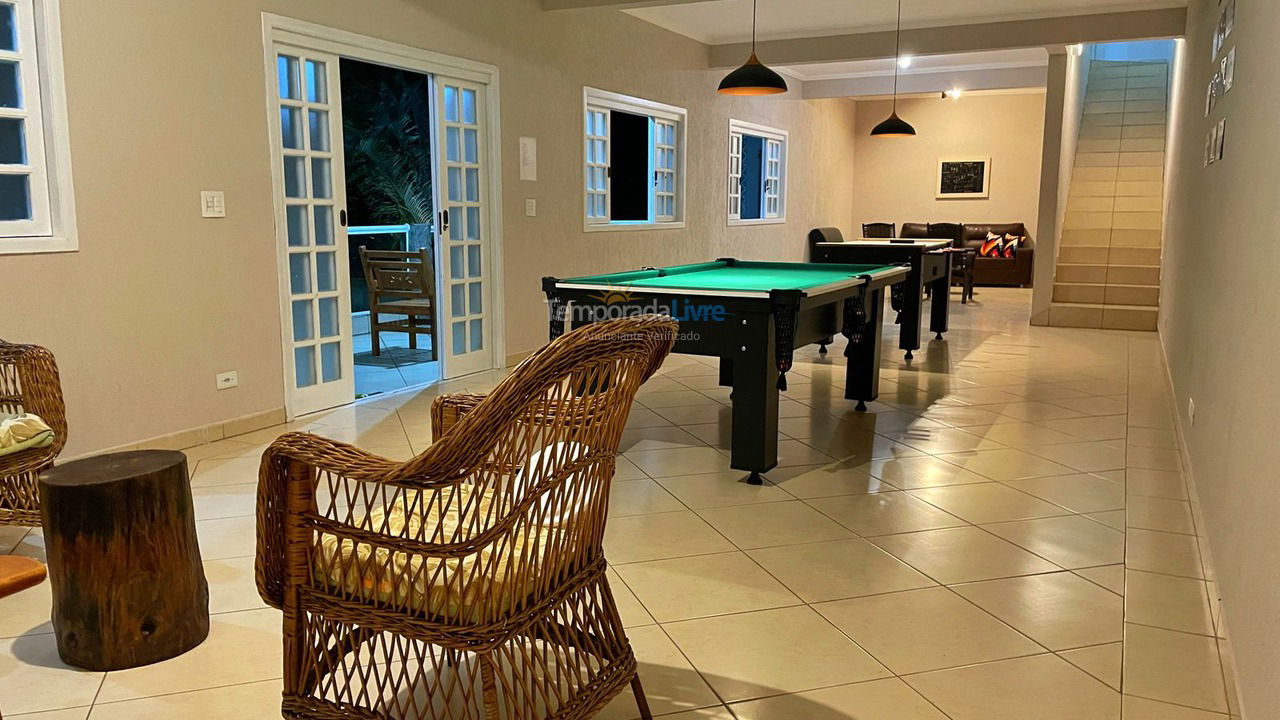 Casa para alquiler de vacaciones em Igaratá (Condominio águas de Igarata)