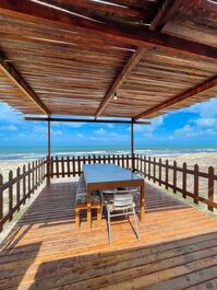 Alugo excelente casa de praia por temporada pé na areia,praia do Uruaú