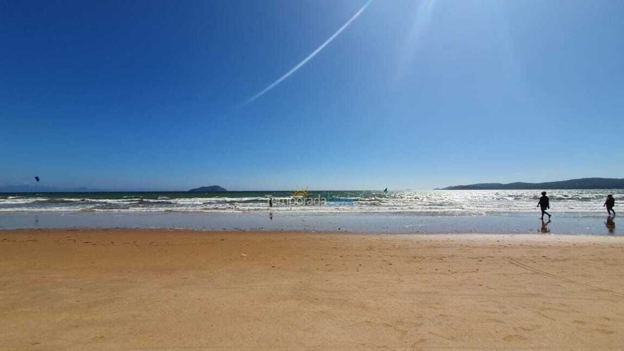 Casa para aluguel de temporada em Armação dos Búzios (Praia de Manguinhos)