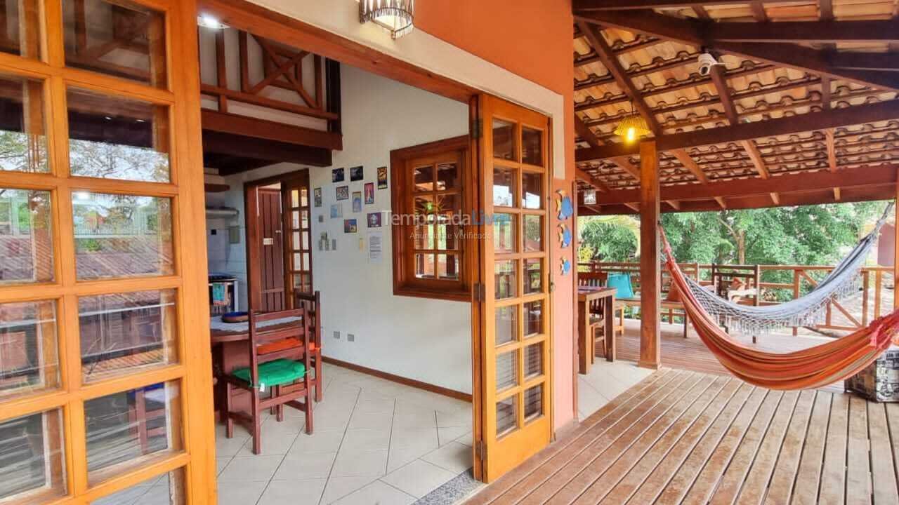 Casa para aluguel de temporada em Ilhabela (água Branca)