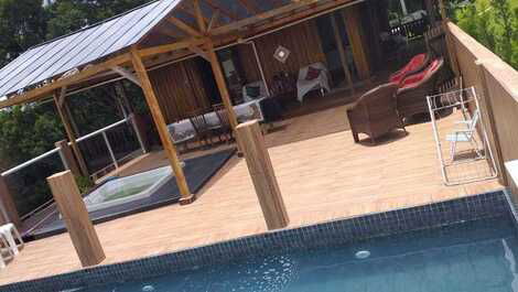 Finca con piscina y jacuzzi