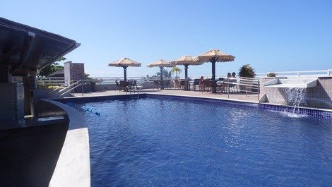 Piso con balcón vista al mar en Apart Hotel Pipa's Bay