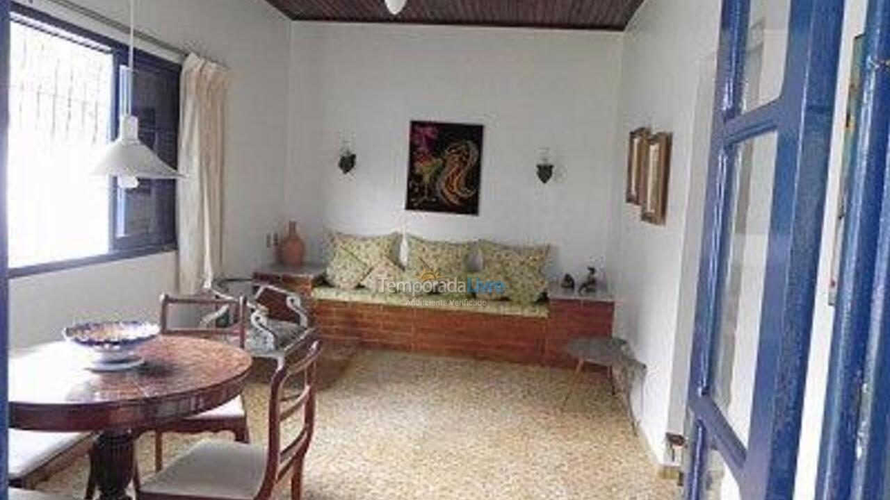 Casa para alquiler de vacaciones em Rio das Ostras (Balneário Remanso)
