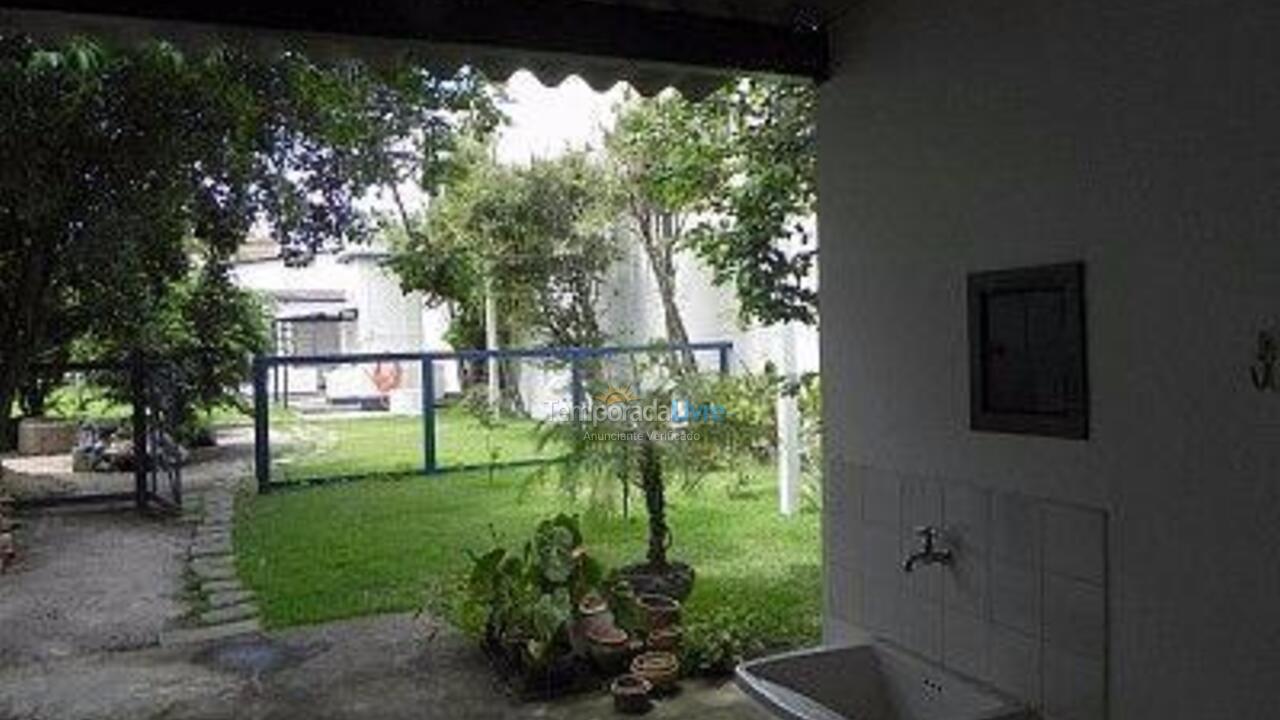 Casa para alquiler de vacaciones em Rio das Ostras (Balneário Remanso)