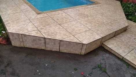 Itanhaém, SP, Casa 600mts da Praia - 2 Quartos - Com piscina