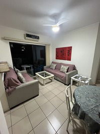 Apartment in Pitangueiras 100 meters from the beach with pool and 2 parking spaces.