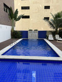 Apartment in Pitangueiras 100 meters from the beach with pool and 2 parking spaces.