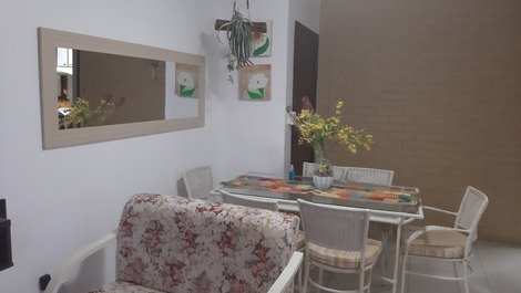 Apt 1 large room 30m from Praia do Forte with partial view of the sea