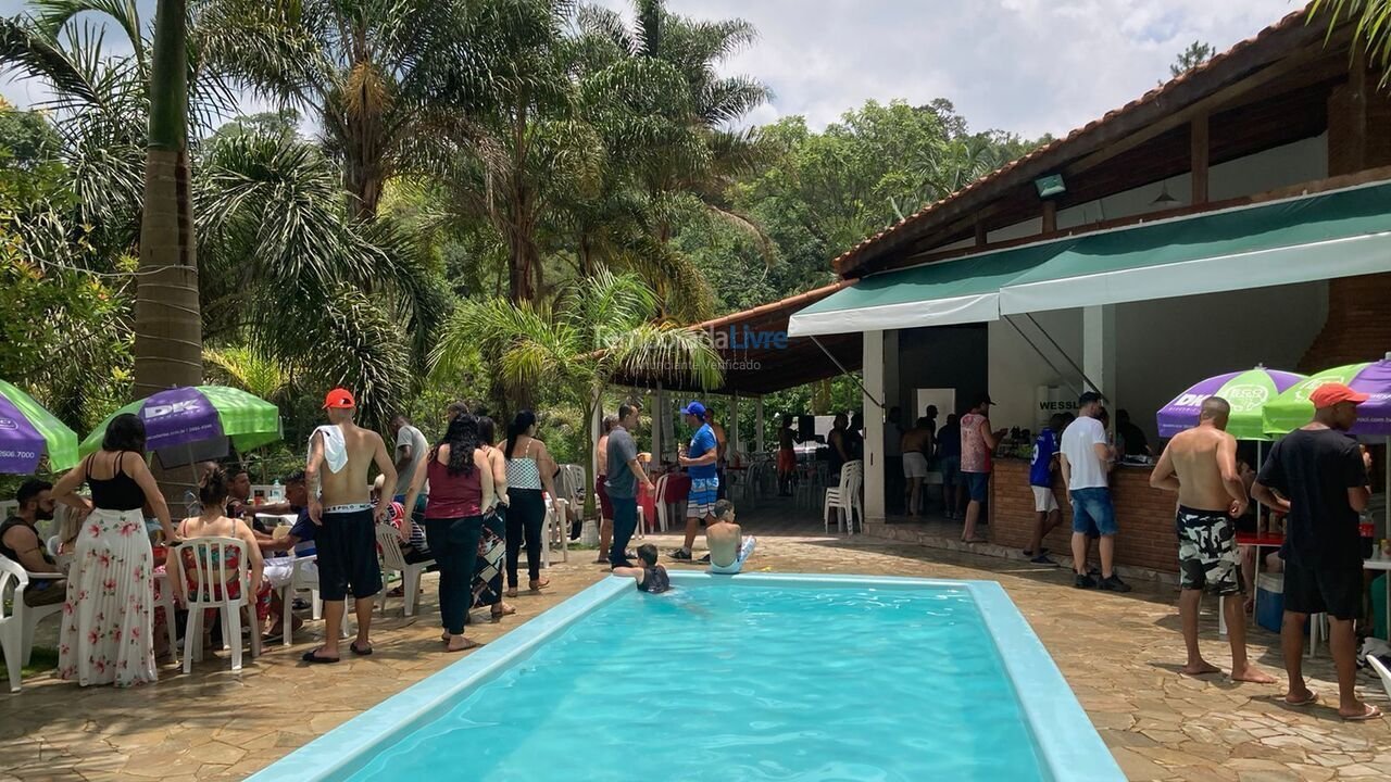 Granja para alquiler de vacaciones em Arujá (São Domingos)