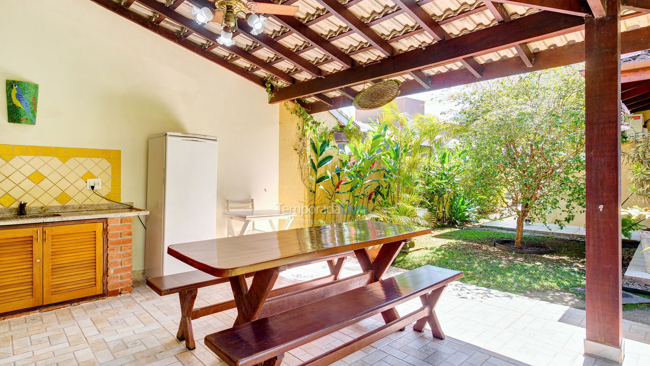 Casa para aluguel de temporada em Ubatuba (Lagoinha)